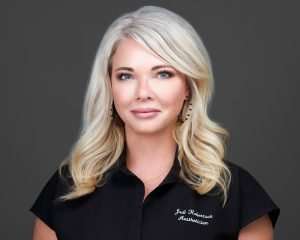 headshot of jodi robertson le cmlt